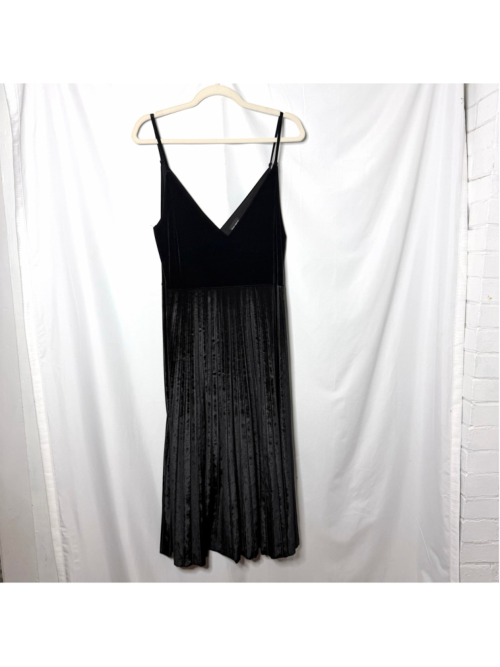 NEW with tags Free Press Black Velvet Pleated Midi Dress Size Medium